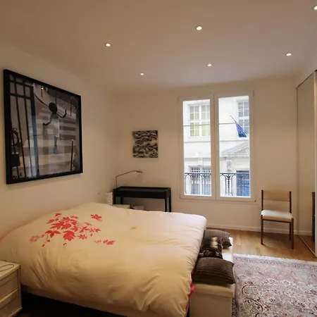 - Trocadero Apartment *