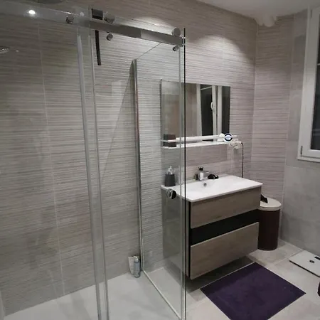 - Trocadero Apartment *